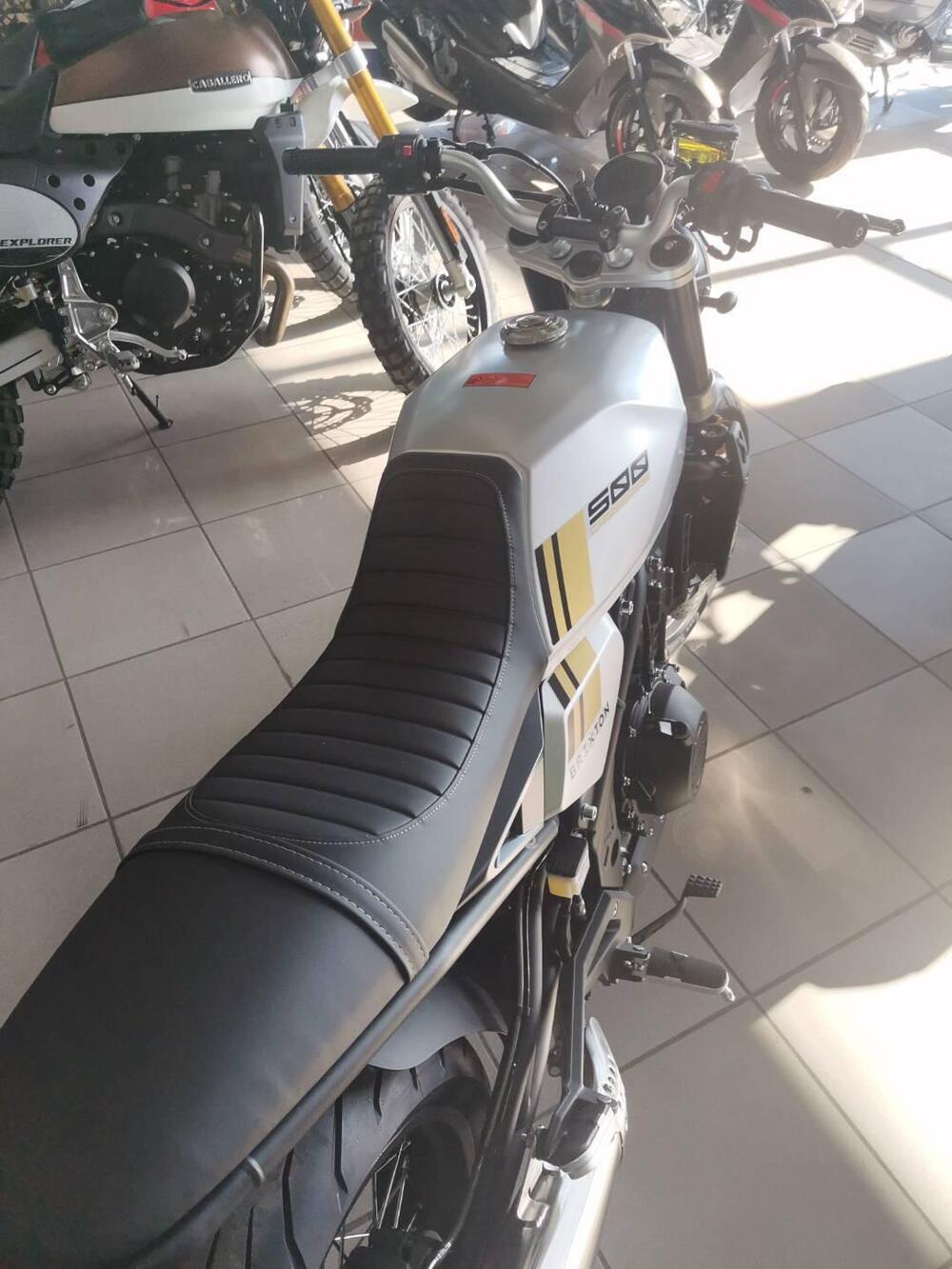 Brixton Motorcycles Crossfire 500 (2021 - 25) (3)