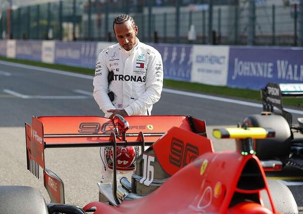 Lewis Hamilton in Ferrari? L&#039;ipotesi dopo la delusione Mercedes che apre il mercato 