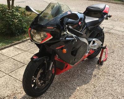 Aprilia RSV 1000 (2000 - 01) usata