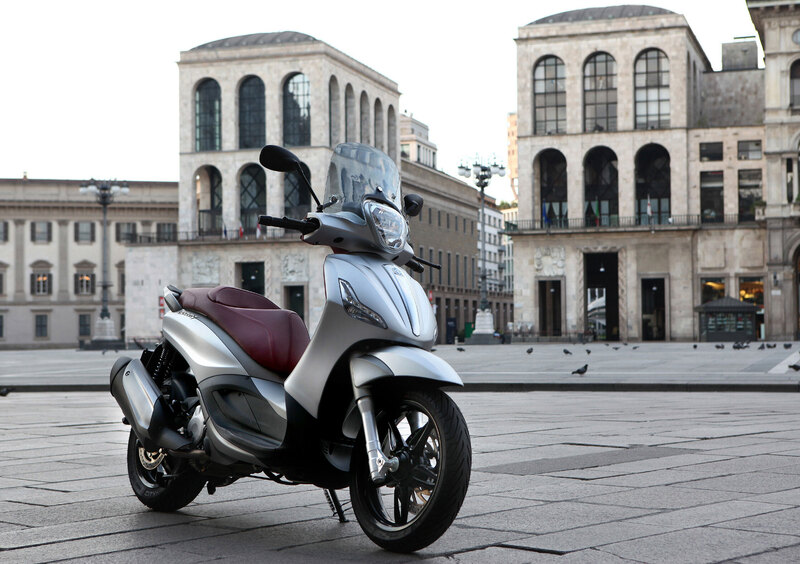 Piaggio Beverly 350 Beverly 350 SportTouring ie (2011 - 15) (2)