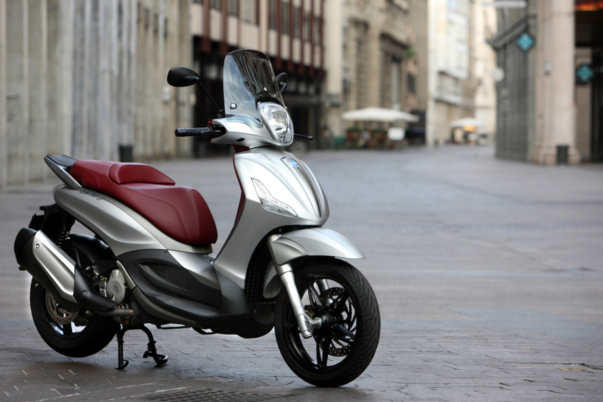 Piaggio Beverly 350 SportTouring ie ABS (2011 - 17)