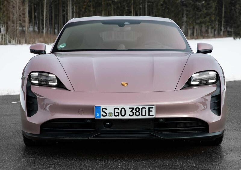 Porsche Taycan (2019-->>) (15)