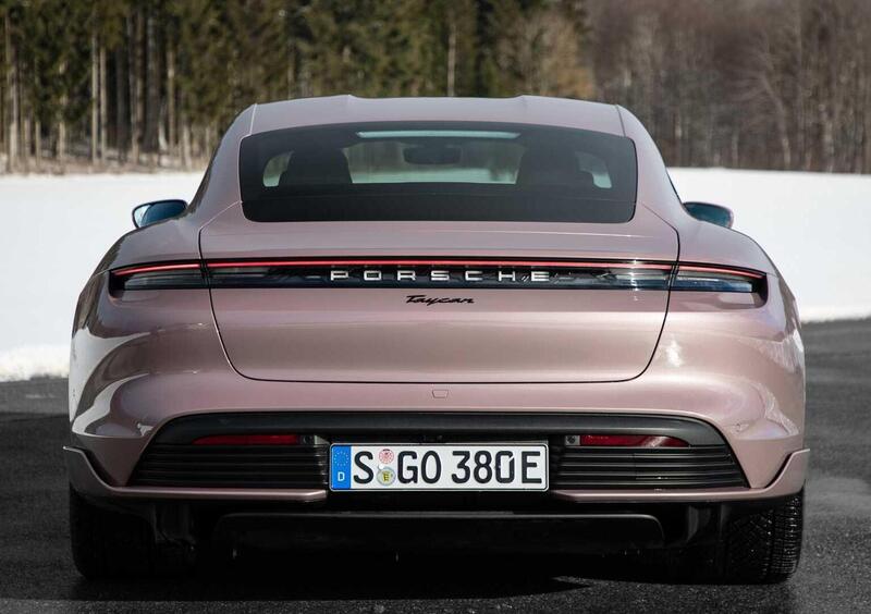 Porsche Taycan (2019-->>) (20)