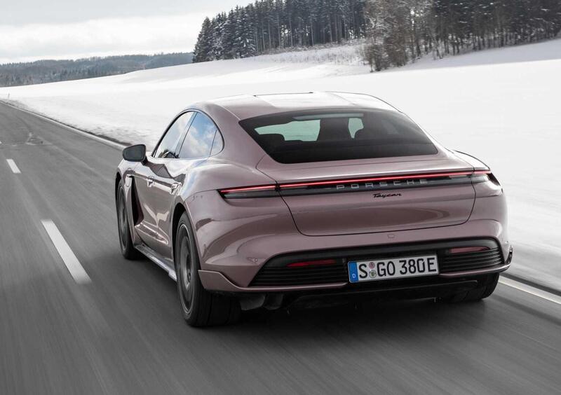 Porsche Taycan (2019-->>) (18)