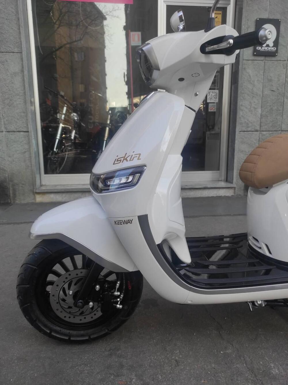 Keeway Motor Iskia 125 (2023 - 25) (11)