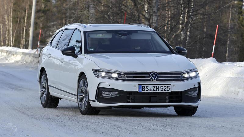 Volkswagen Passat, il restyling sta arrivando [Foto Spia]