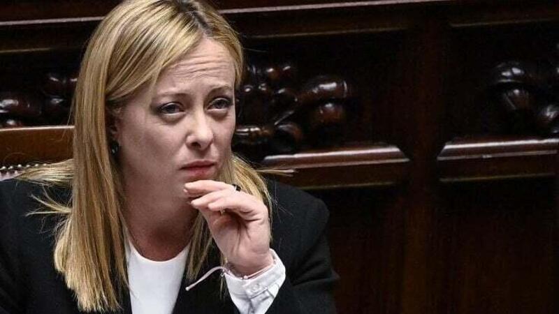 Giorgia Meloni, l&#039;elettrico vuol dire disoccupazione e delocalizzazione