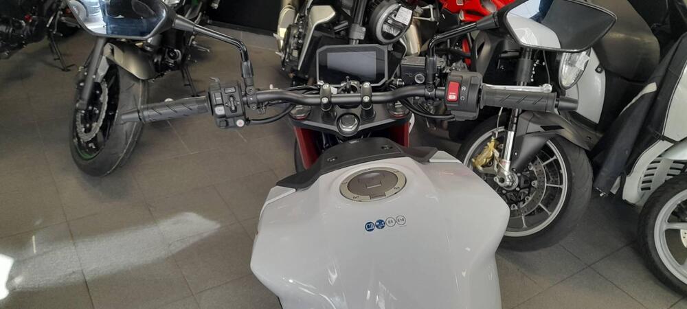 Honda CB 750 Hornet (2023 - 24) (6)