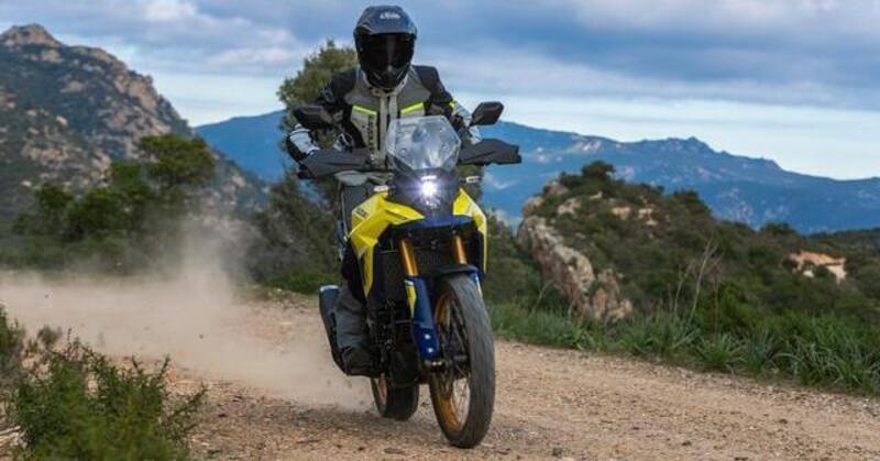 La Suzuki V-Strom 800DE arriva nelle concessionarie