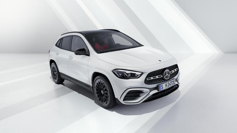 Mercedes GLA restyling, ecco cosa cambia [VIDEO]