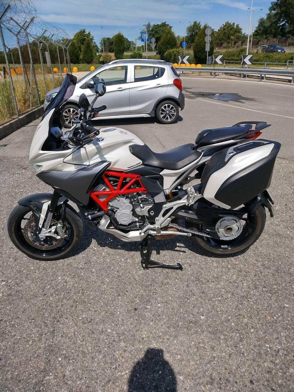 MV Agusta Turismo Veloce 800 Lusso (2014 - 16) (3)