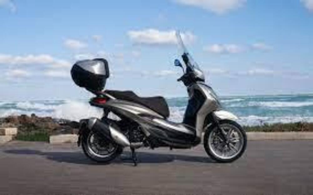 Piaggio Beverly 300 ABS-ASR (2021 - 25) (3)