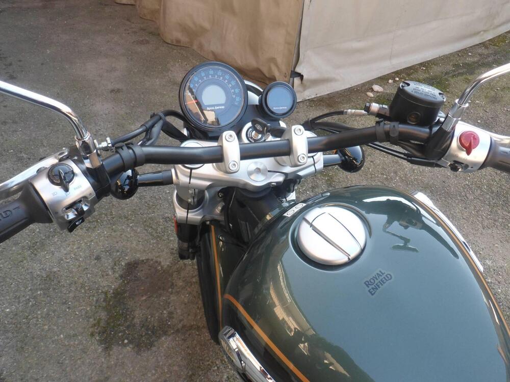 Royal Enfield Super Meteor 650 (2023 - 25) (4)