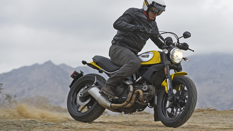 Ducati Scrambler 800: video test su strada