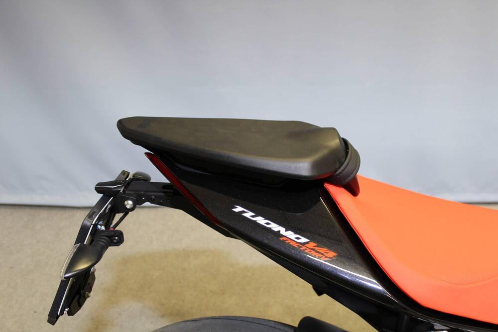 Aprilia Tuono V4 Factory (2021 - 24) (10)