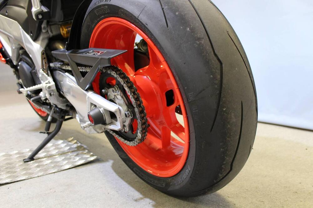 Aprilia Tuono V4 Factory (2021 - 24) (15)