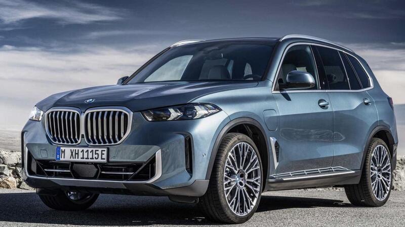 Scende in campo e le ha tutte contro: nuova BMW X5 Top &amp; Flop