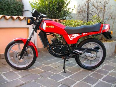 Aprilia ST125 d'epoca