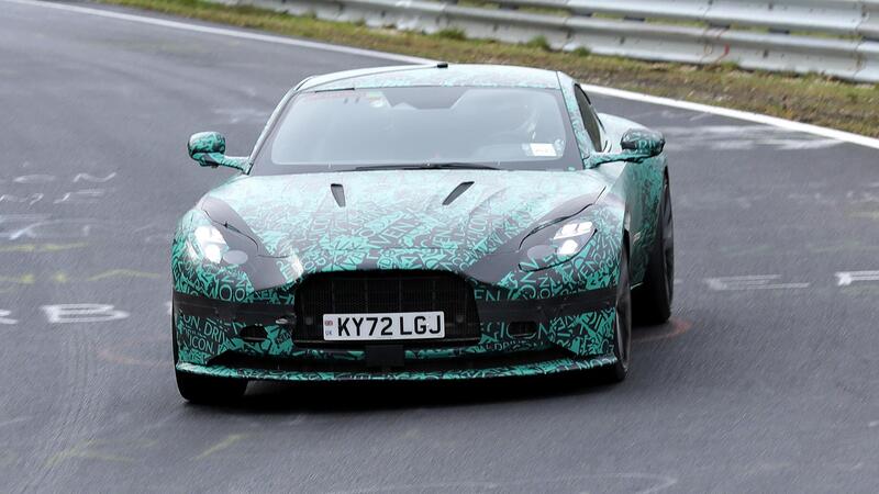 Aston Martin DB12: avvistata al N&uuml;rburgring in fase di test [Foto Spia]