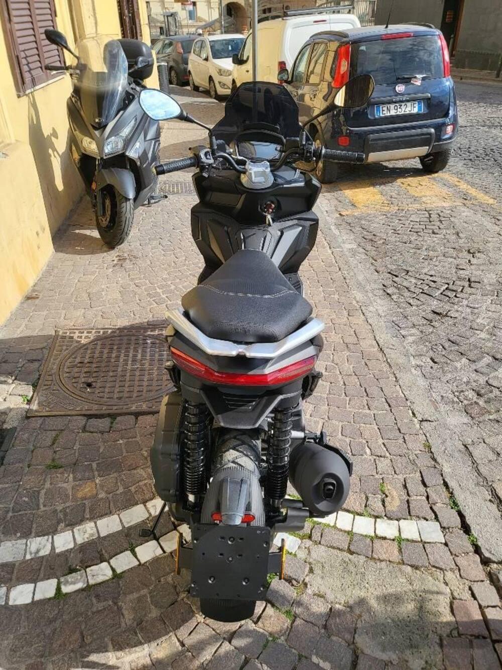 Aprilia SR GT 200 (2022 - 24) (4)