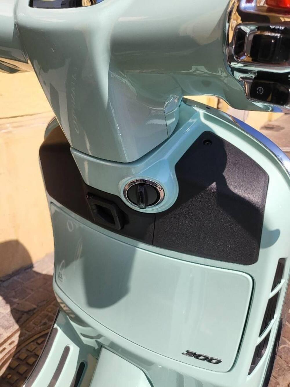 Vespa GTS 300 (2023 - 24) (8)