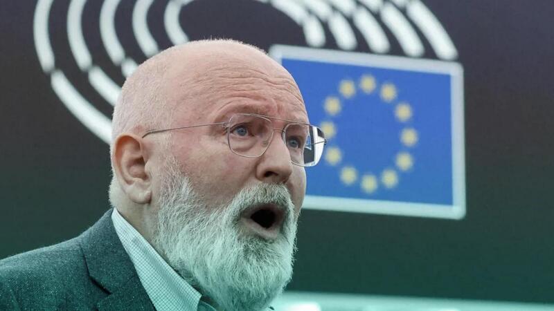 Accordo fatto: il motore endotermico vivr&agrave; anche oltre il 2035