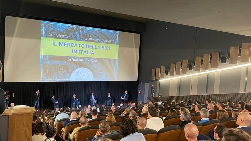 Mercato bici: volume d&#039;affari raddoppiato in 4 anni e le e-bike ora sono il 19% del totale