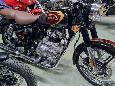 Royal Enfield Classic 350 (2021 - 25) nuova