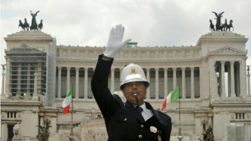 Nico Cereghini: &quot;I vigili di Roma, di Milano, e noi&quot;