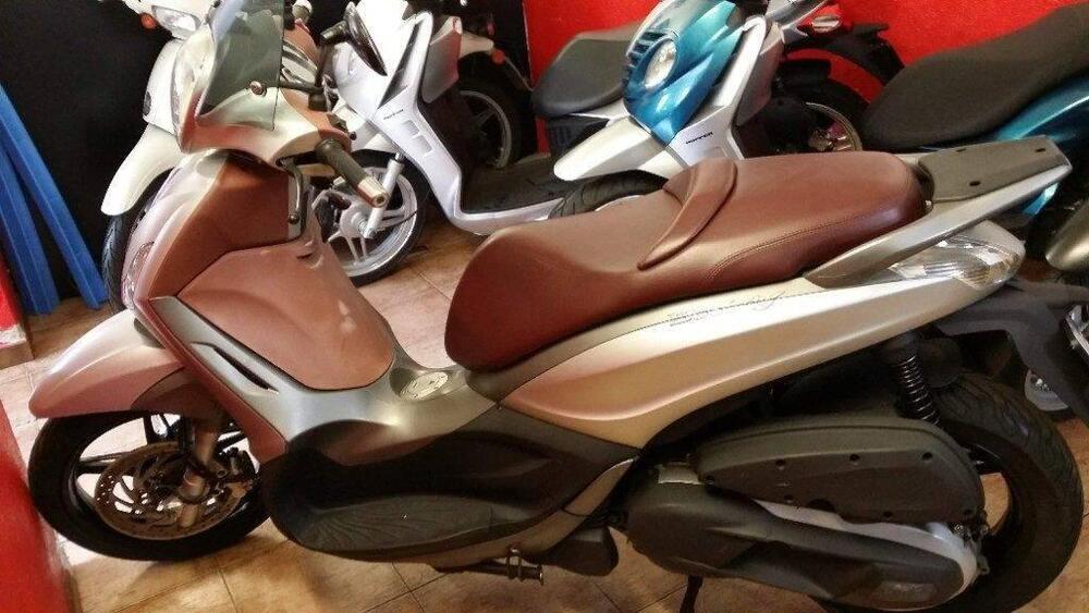 Piaggio Beverly 350 SportTouring ie (2011 - 15) (4)