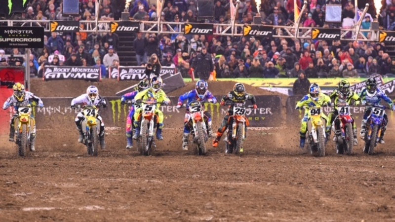 AMA Supercross. Grande spettacolo in attesa della Dakar