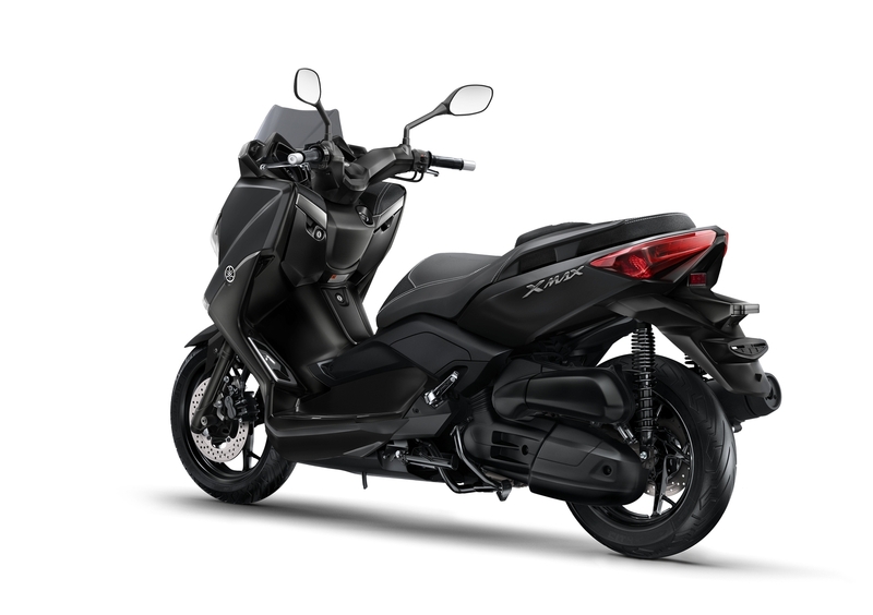 Yamaha X-Max 125 X-Max 125 Momodesign (2015 - 16) (4)