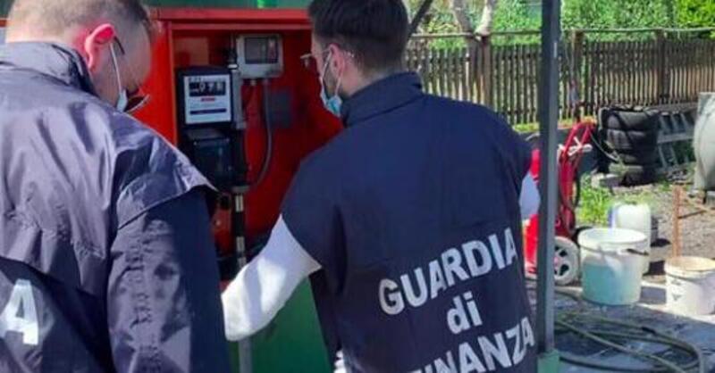 Bologna, frode sui carburanti. Sequestro da 8 milioni di euro e pi&ugrave; di cento indagati