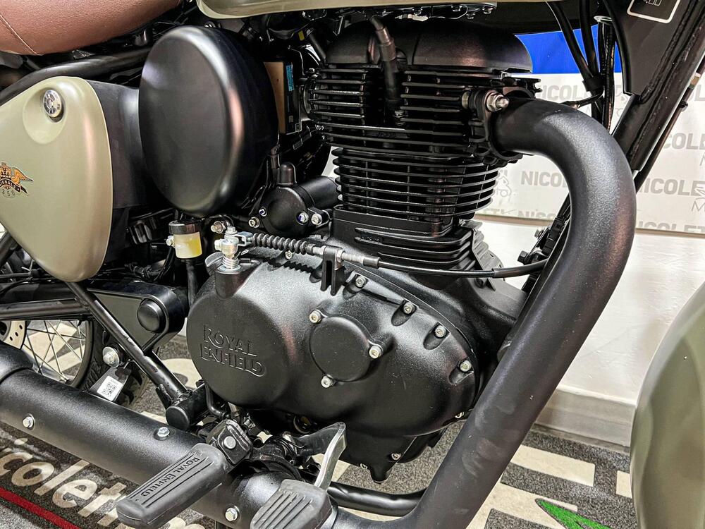 Royal Enfield Classic 350 (2021 - 25) (3)