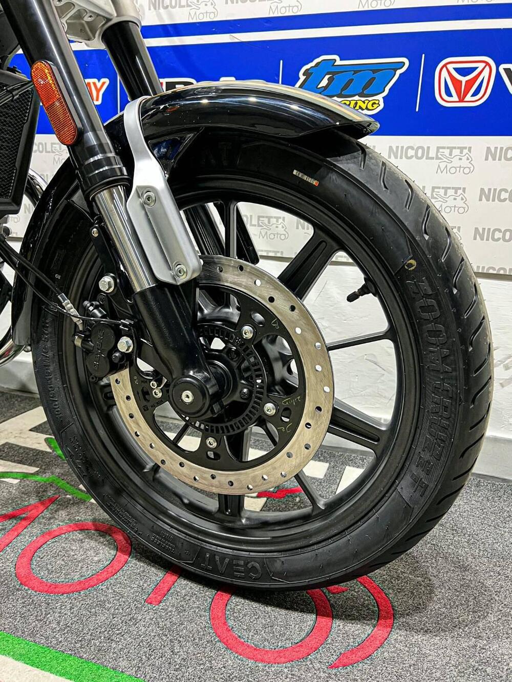 Royal Enfield Super Meteor 650 (2023 - 25) (6)