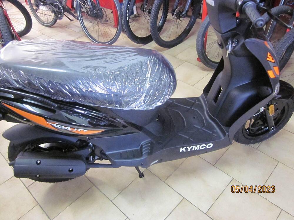 Kymco Agility 50 R12 (2021 - 25) (3)