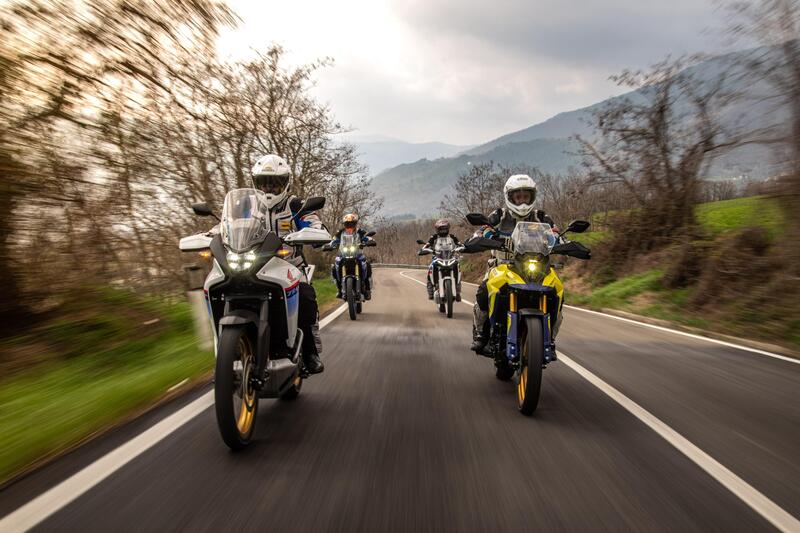 Sono agili, potenti quanto basta e comode per viaggiare. Su strada svettano Honda e Suzuki alla voce confort