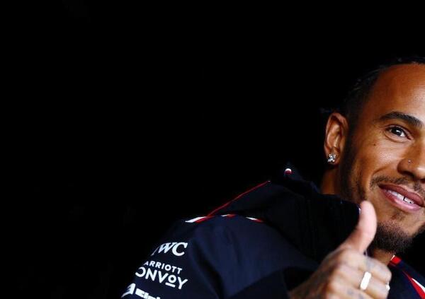 Lewis Hamilton sta con Lukaku: il gesto di solidariet&agrave; del pilota dopo i cori razzisti di Juve-Inter