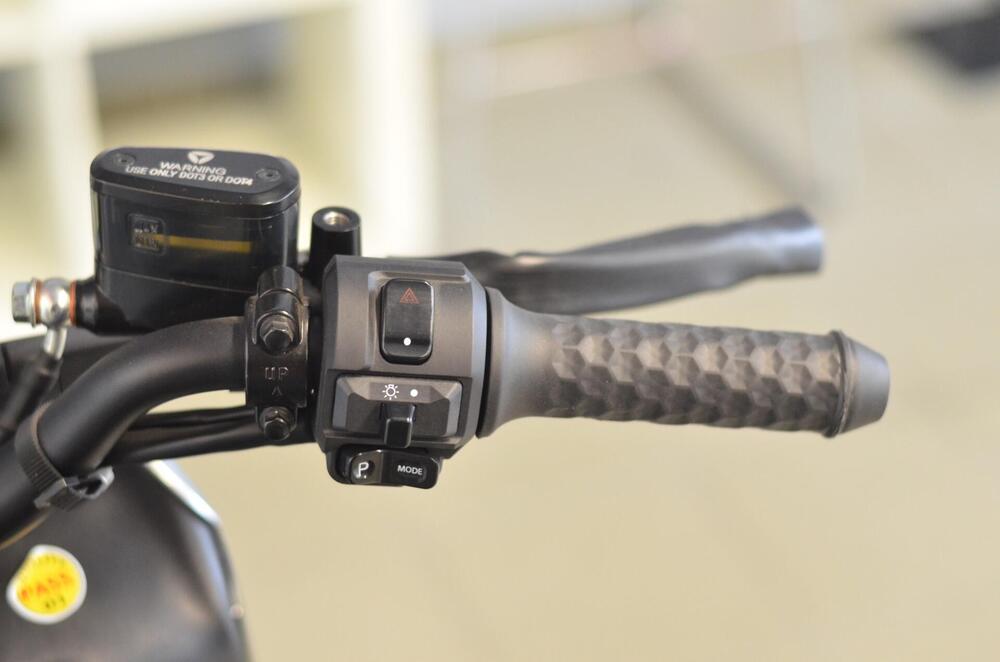 Yadea G5S (2022 - 25) (9)