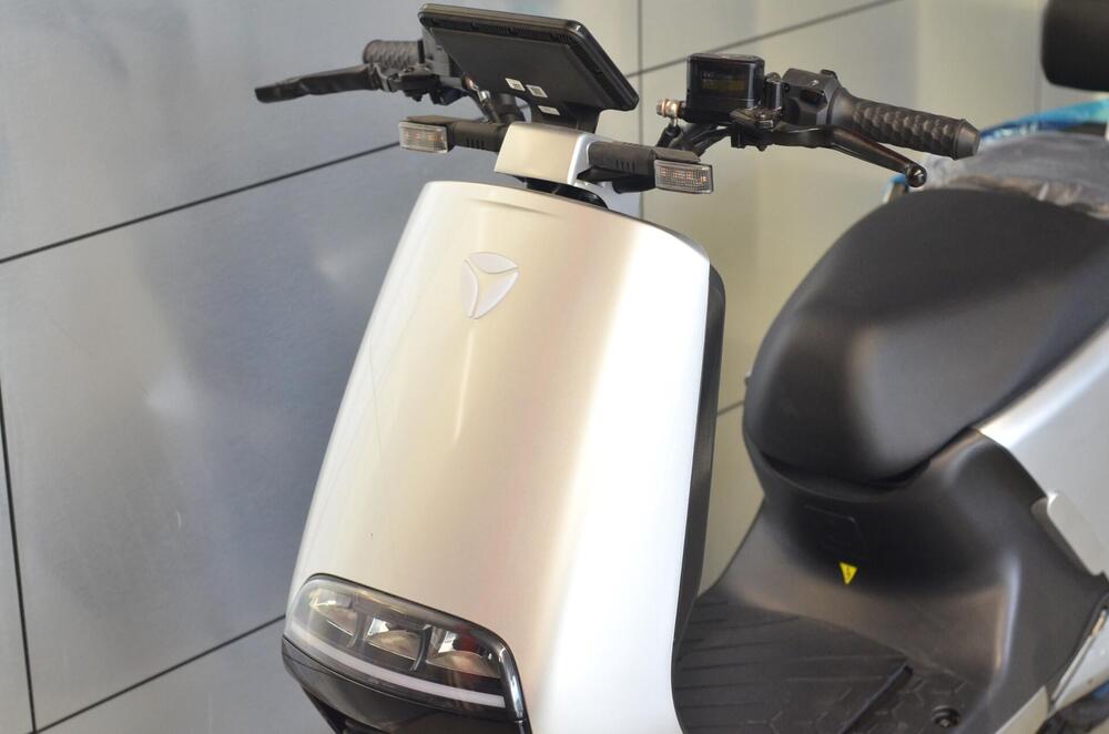 Yadea G5S (2022 - 25) (12)