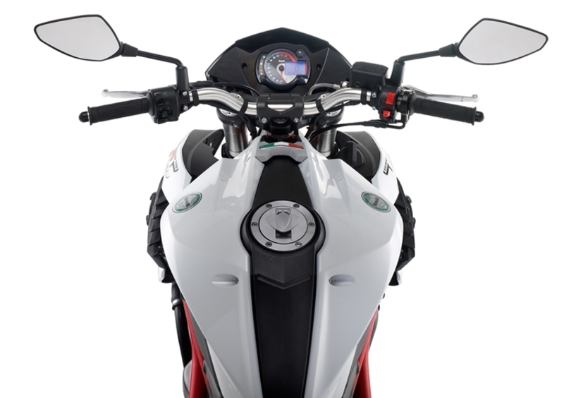 Benelli Tornado Naked Tre 899 Tornado Naked Tre 899 (2010 - 16) (3)