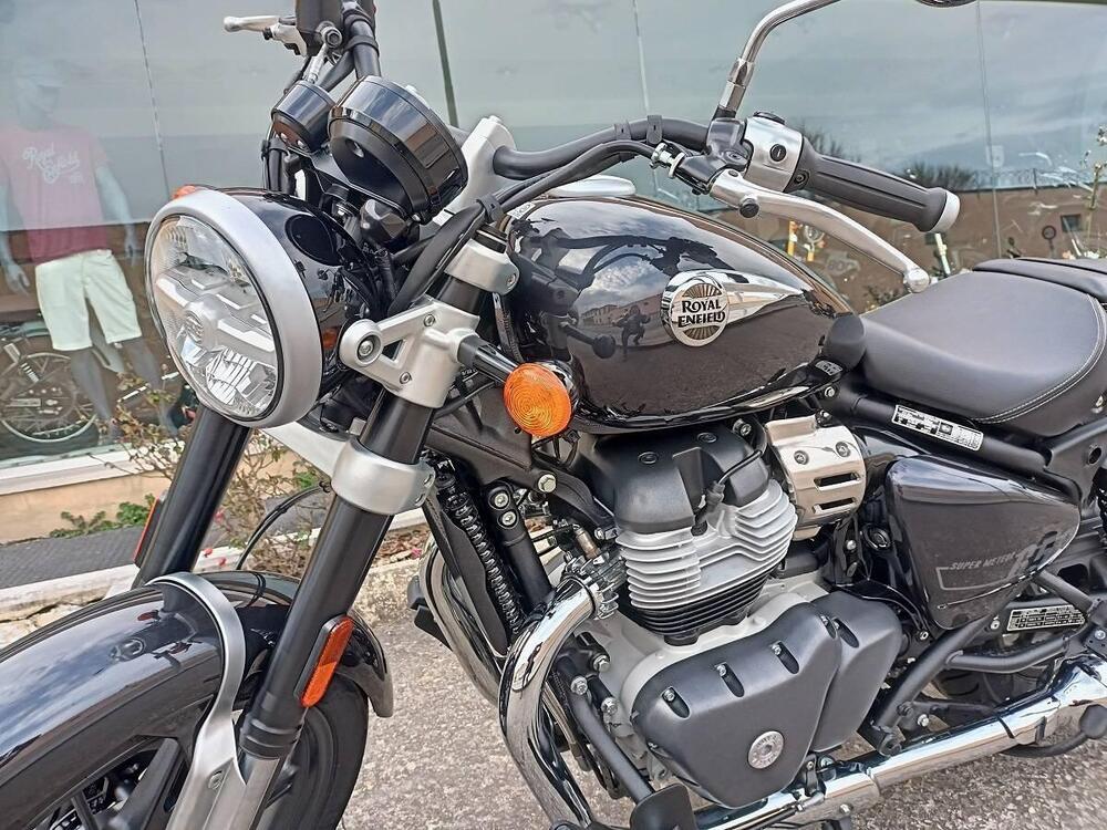 Royal Enfield Super Meteor 650 (2023 - 26) (2)