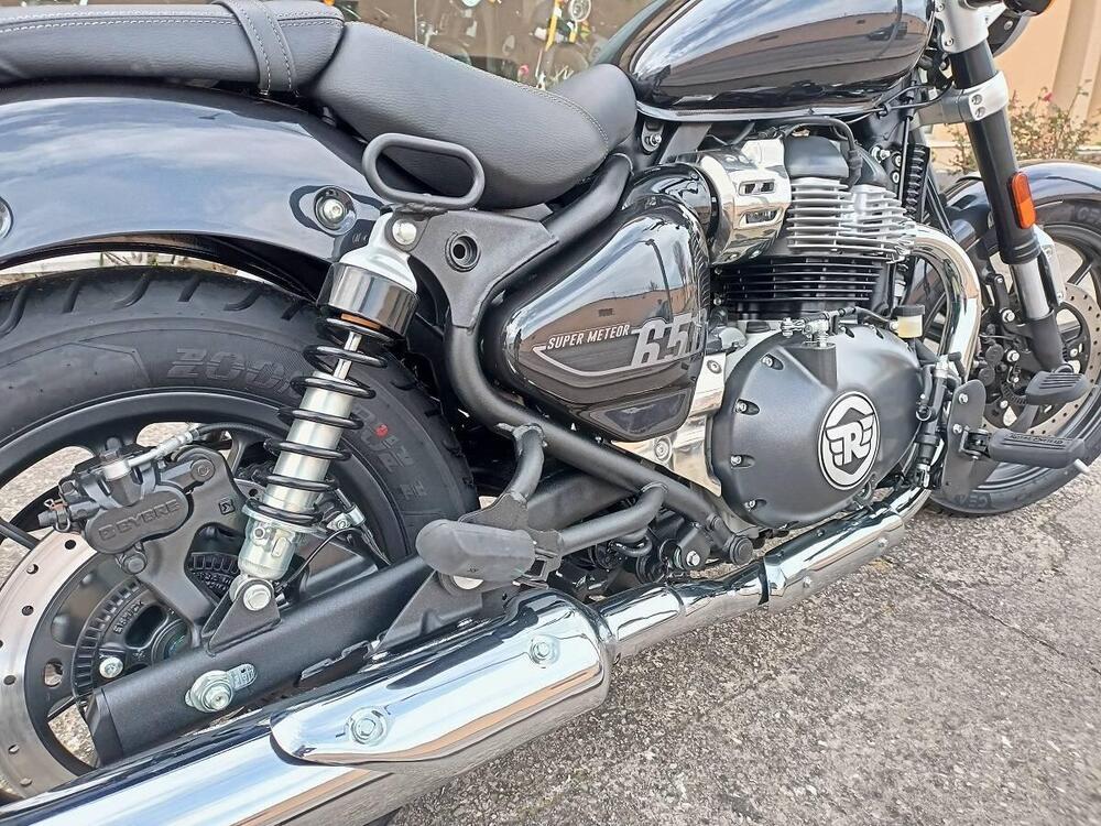 Royal Enfield Super Meteor 650 (2023 - 26) (5)