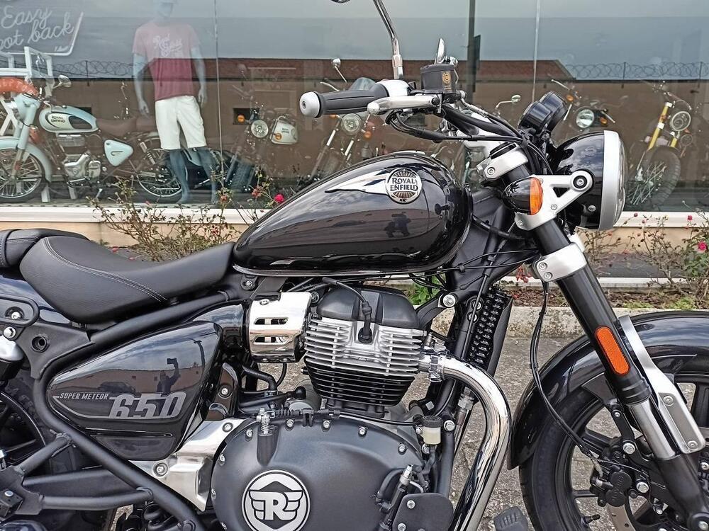 Royal Enfield Super Meteor 650 (2023 - 26) (6)