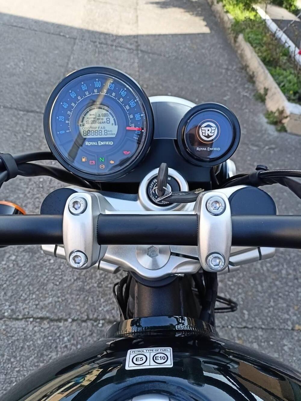 Royal Enfield Super Meteor 650 (2023 - 26) (3)