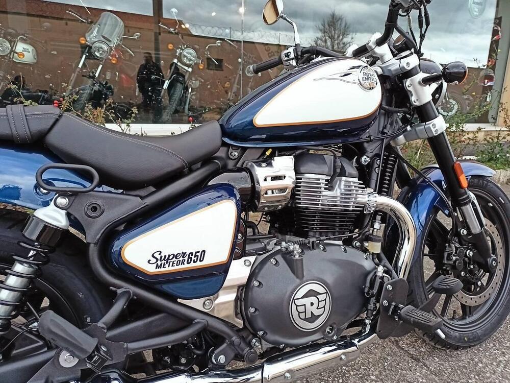 Royal Enfield Super Meteor 650 (2023 - 26) (5)