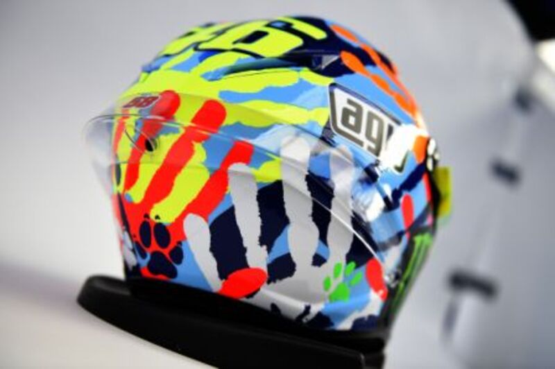 AGV: casco replica Valentino Rossi &quot;Misano ti d&agrave; una mano&quot;