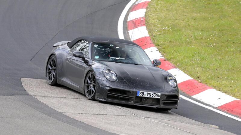 Porsche 911 Cabrio, il Facelift &egrave; stato avvistato al N&uuml;rburgring [Foto Spia] 