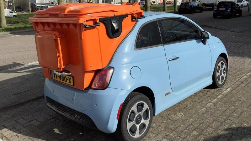 La Fiat 500e trasformata cos&igrave; &egrave; decisamente &quot;trash&quot;