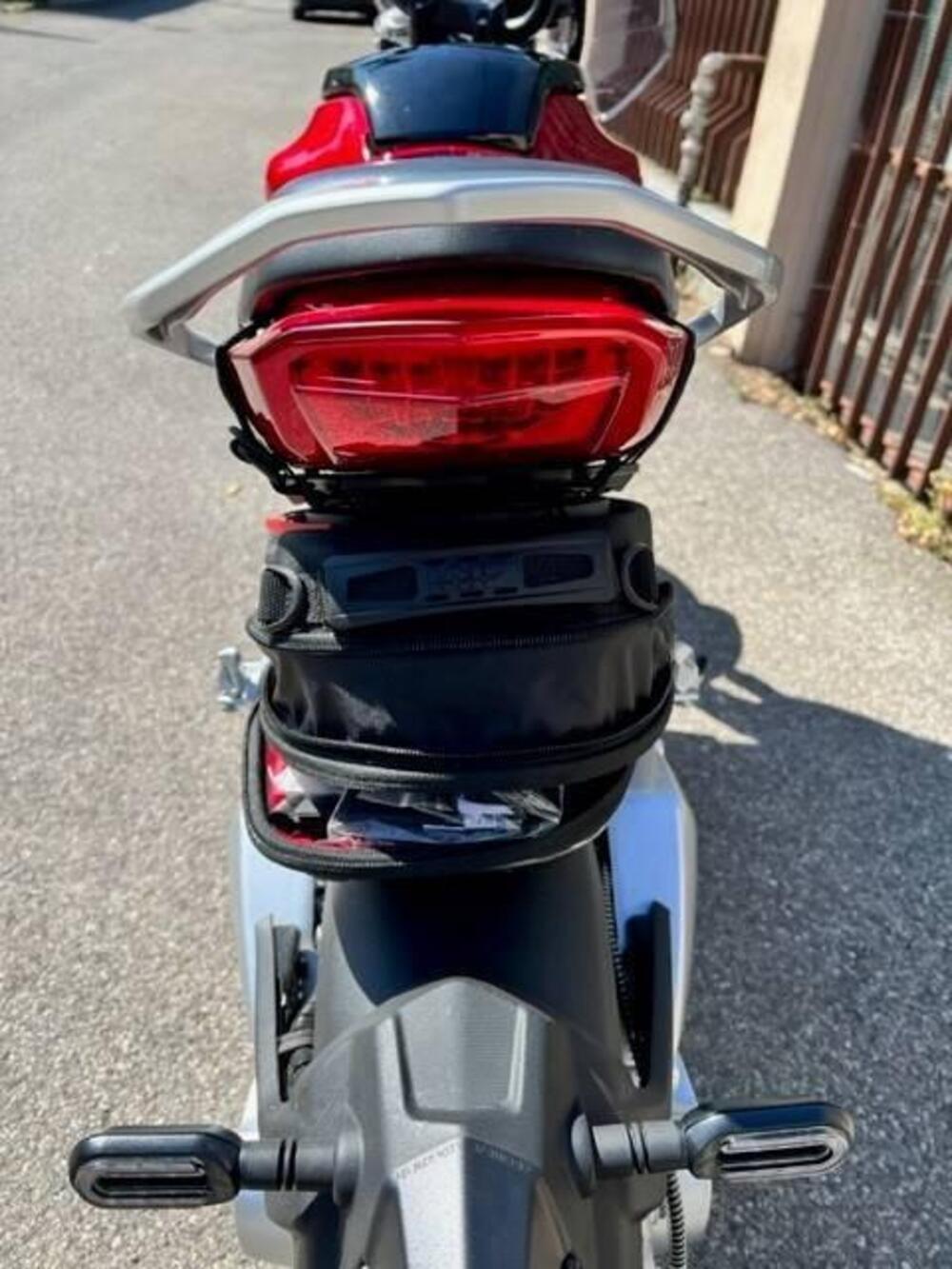 Sunra Italia Miku Super L3e (2021 - 24) (13)